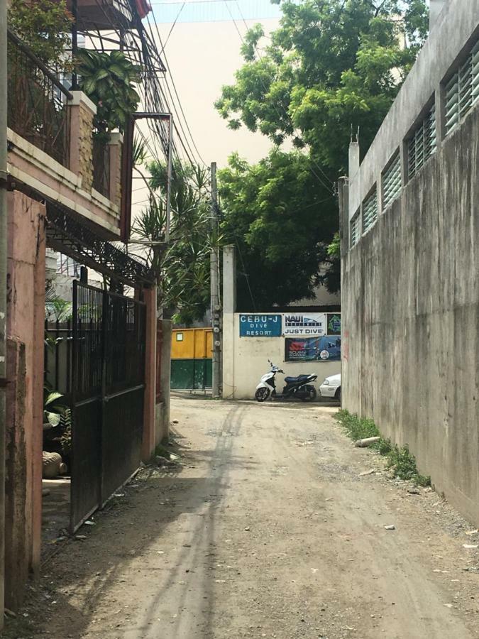 Joyful Island Hostel Lapu-Lapu City Exterior photo